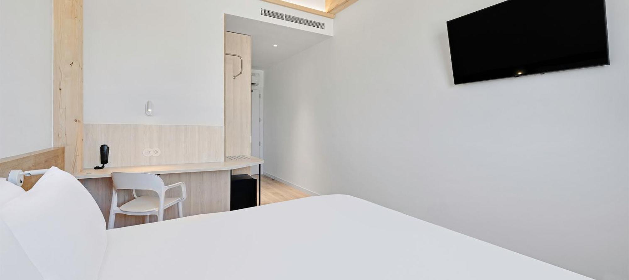 B&B Hotel Madrid 特雷斯坎多斯 外观 照片
