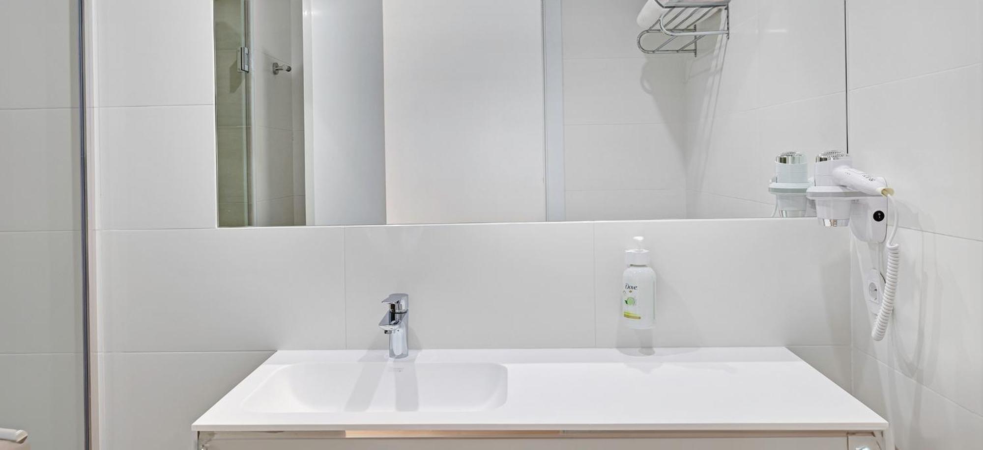 B&B Hotel Madrid 特雷斯坎多斯 外观 照片